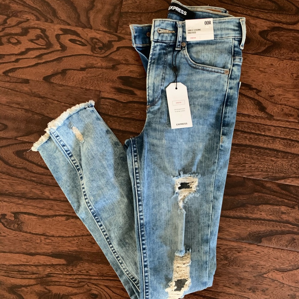 NWT Express Distressed Skinny Blue Jeans Size 00